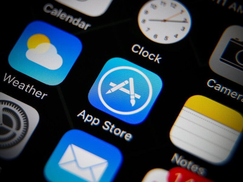 Gebruikers van iPhones  kunnen alleen via de App Store applicaties van derde partijen installeren op hun smartphone of tablet.