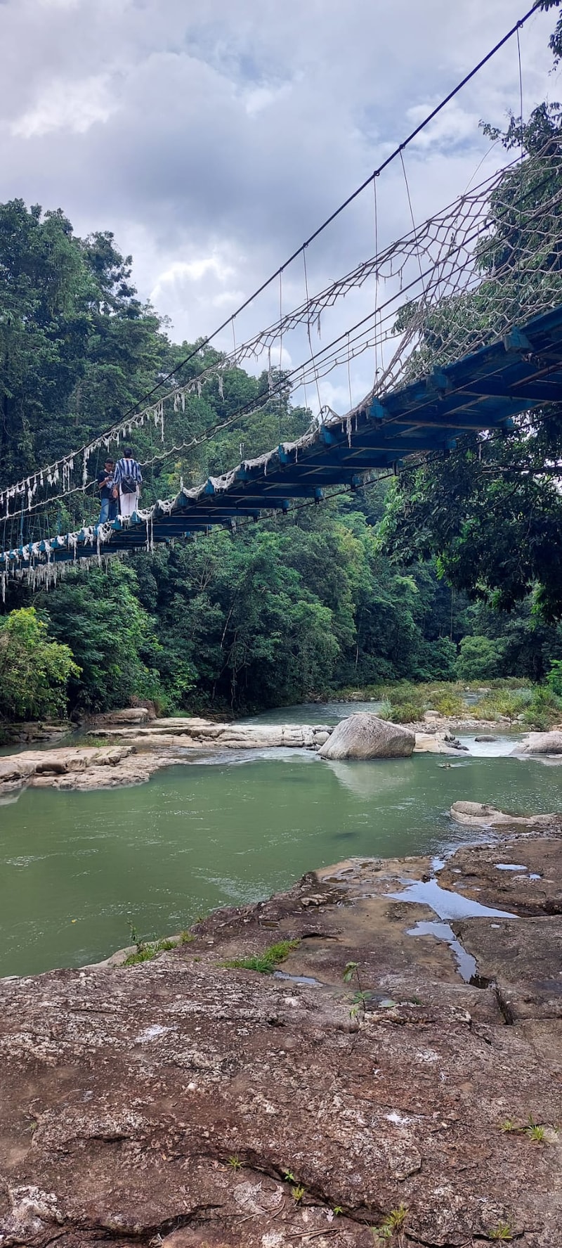 Striking photos that we received via 4040 from an HLN reader who visited the waterfalls on Flores last year.