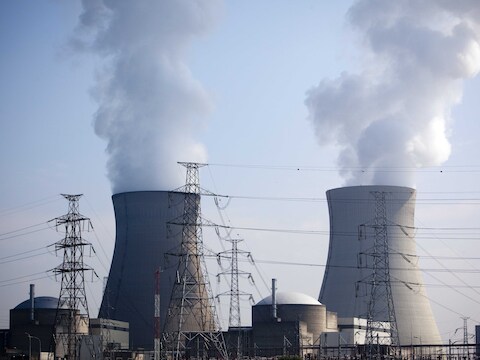 Kerncentrale Doel 4, aan de Nederlandse grens, blijft langer dan voorzien stilliggen.