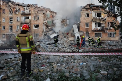 Zeker 10 doden, onder wie een kind, en gebouw van EU-delegatie geraakt  bij grootschalige droneaanvallen op Kiev