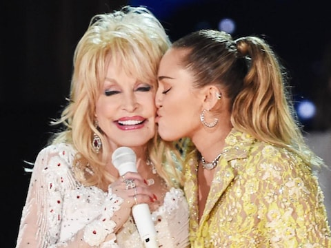 Dolly Parton en Miley Cyrus in 2019.