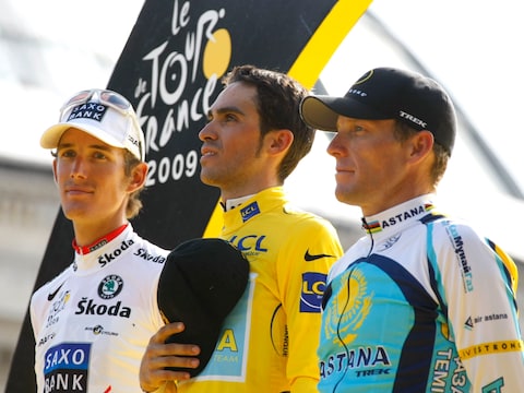 In 2009 werd Armstrong (r) nog derde in de Tour, maar dat was naar eigen zeggen zonder doping.