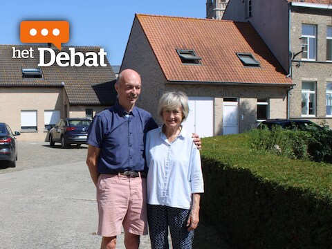 Het echtpaar Camerlynck, al bijna 50 jaar overburen van het Vateplein, hoopt dat er nog overleg komt met het stadsbestuur over de heraanleg van het Vateplein in Lo.