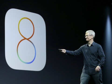 Tim Cook bij de presentatie van de nieuwe iOS 8 die aanvankelijk haperde.