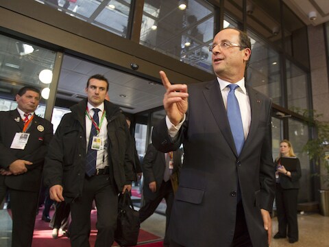 Hollande supportert vanuit Parijs voor 'Les Bleus'.