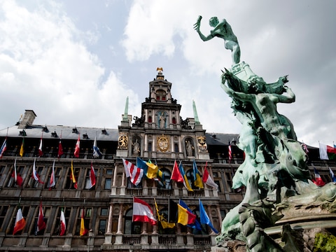 Het Antwerpse stadhuis.