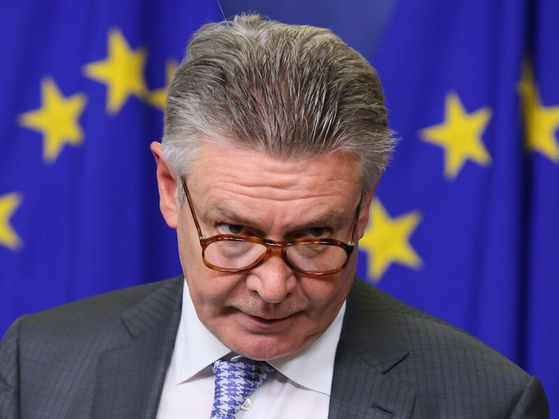 Karel De Gucht.