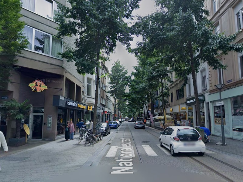 Brandweer rukt uit voor smeulende vuilniswagen in Antwerpen
