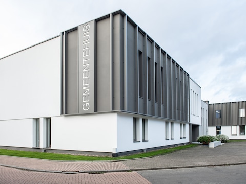 Wekelijks op afspraak in het gemeentehuis in Zonhoven.