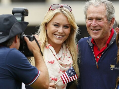 Lindsey Vonn naast George Bush.