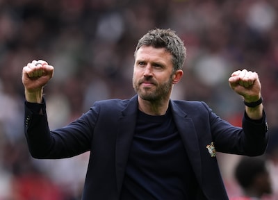 Beloond voor z’n goede werk: Michael Carrick ook volgend seizoen coach van Senne Lammens en Manchester United
