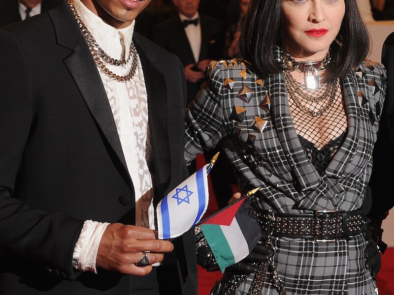 Brahim Zaibat en Madonna als koppel op de rode loper tijdens The Met Ball in New York begin mei 2013.