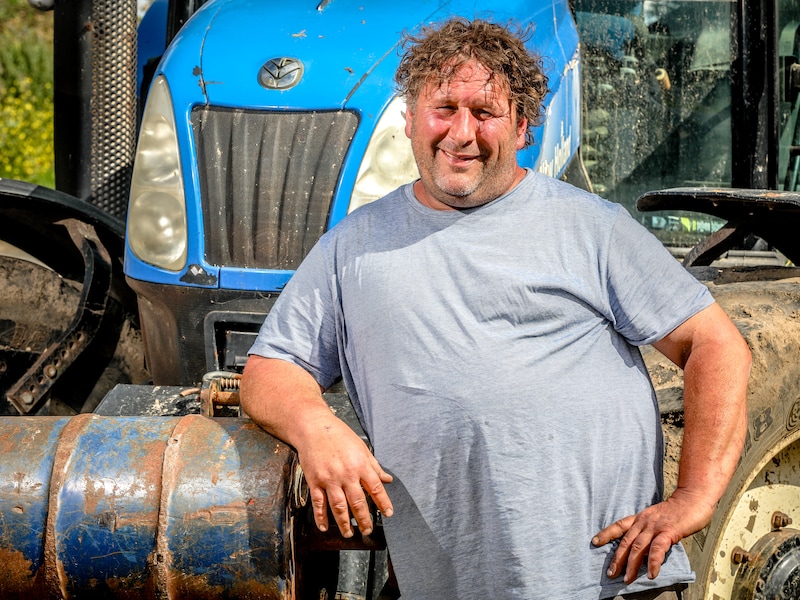 Zo gaat Tom Maes (50), echtgenoot van de burgemeester van Kortemark, om met kritiek op sociale media