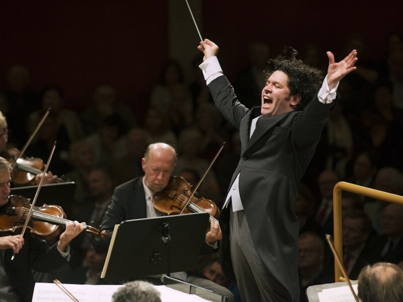 De Venezolaanse dirigent Gustavo Dudamel leidt het Wiener Philharmoniker, tijdens de honderdste verjaardag van het Konzerthaus in Wenen, afgelopen 19 oktober.