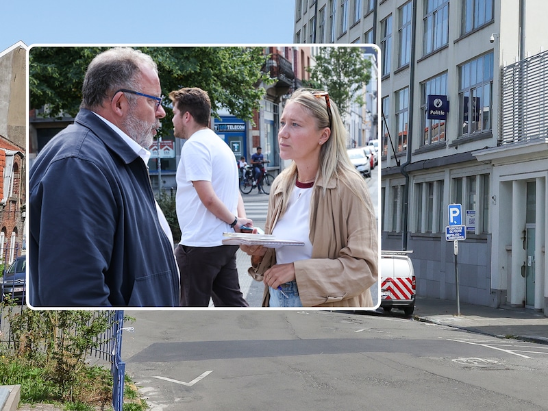 Reporter Esther De Leebeeck in gesprek met burgemeester van Sint-Gillis Jean Spinette. 
