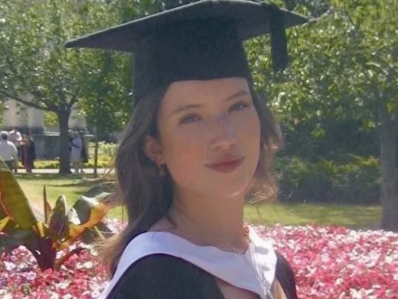 Studente Elle Black (21).