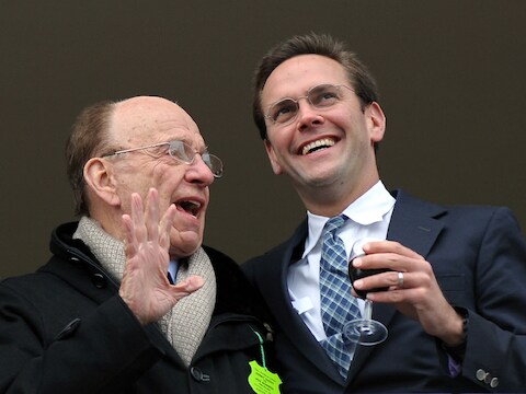 Rupert Murdoch en zijn zoon James.