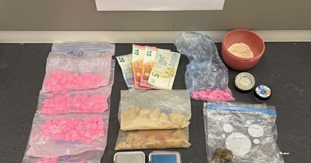 Overlastmelding leidt tot arrestatie van drugsdealers