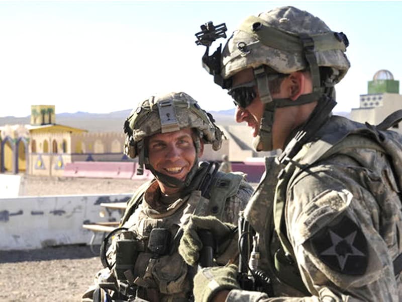 Volgens het Amerikaanse leger is sergeant Robert Bales (links) de enige verantwoordelijke voor de moordpartij.