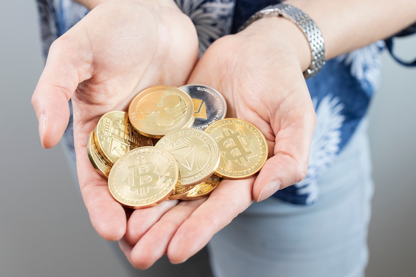 Meer belastingen en controle: wat verandert er in 2026 voor wie crypto op  zak heeft (en wat moet je nu al regelen)? | Foto | hln.be