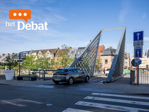 Onder andere het eenrichtingsverkeer over de Vlasmarktbrug wordt omgedraaid.