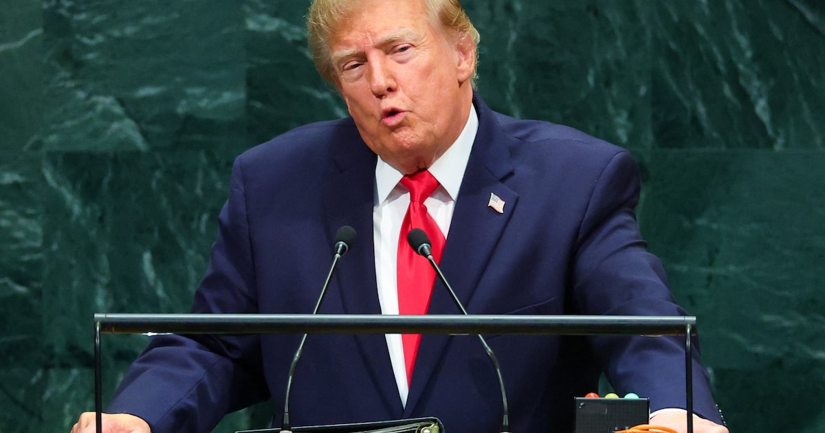 Trump bewierookt zijn “machtige” land en zichzelf: “Terwijl anderen spraken over kracht, heb ik het 