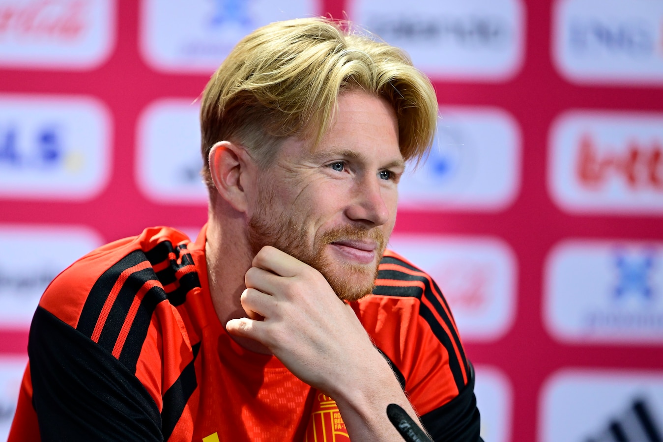 een-scherpe-uithaal-lijkt-nu-ver-weg-hoe-ontspannen-kevin-de-bruyne