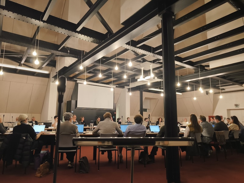 Gemeenteraad Lier komt samen in de raadzaal van het gemeentehuis 