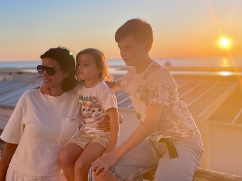 Burgemeester Nadia Sminate op vakantie met haar gezin