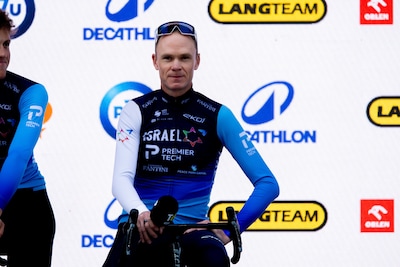 Viervoudig Tourwinnaar Chris Froome per helikopter overgebracht naar ziekenhuis na val op training, toestand van Brit stabiel