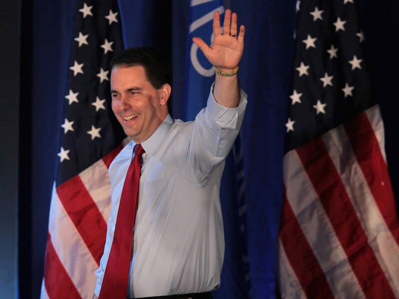 Republikein Scott Walker mag aanblijven als gouverneur.