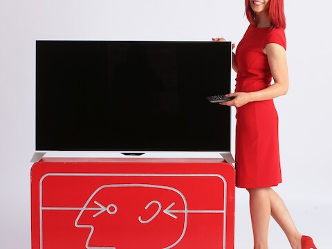 Miss IFA showt een nieuwe Smart TV van Philips, de eerste van de Nederlandse fabrikant die op Android draait. Het is maar één van de vele interessante nieuwe producten die tot zondag nog op de beursvloer worden getoond.