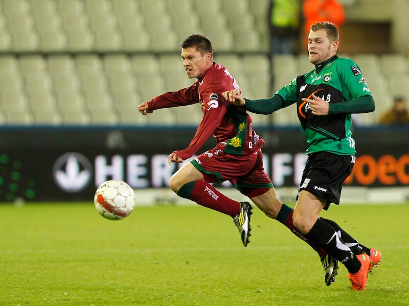 Joey Godee (rechts) verlaat Cercle Brugge op uitleenbasis