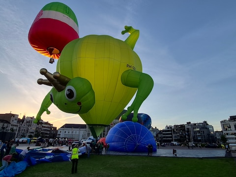 Zaterdagavond kwam er eindelijk groen licht voor ballonvaarders om op te stijgen vanop de Grote Markt