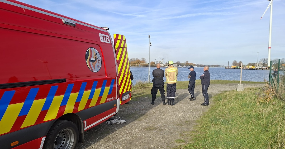 Overleden man gevonden na zoekactie in kanaal Gent-Terneuzen: “We weten niet hoelang hij al in het w
