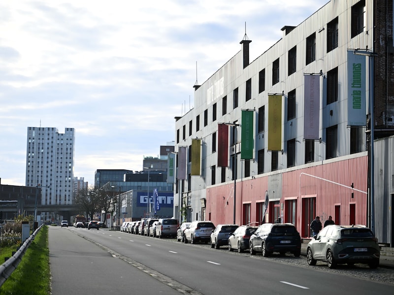 Het fietspad langs de Kolonel Begaultlaan. 