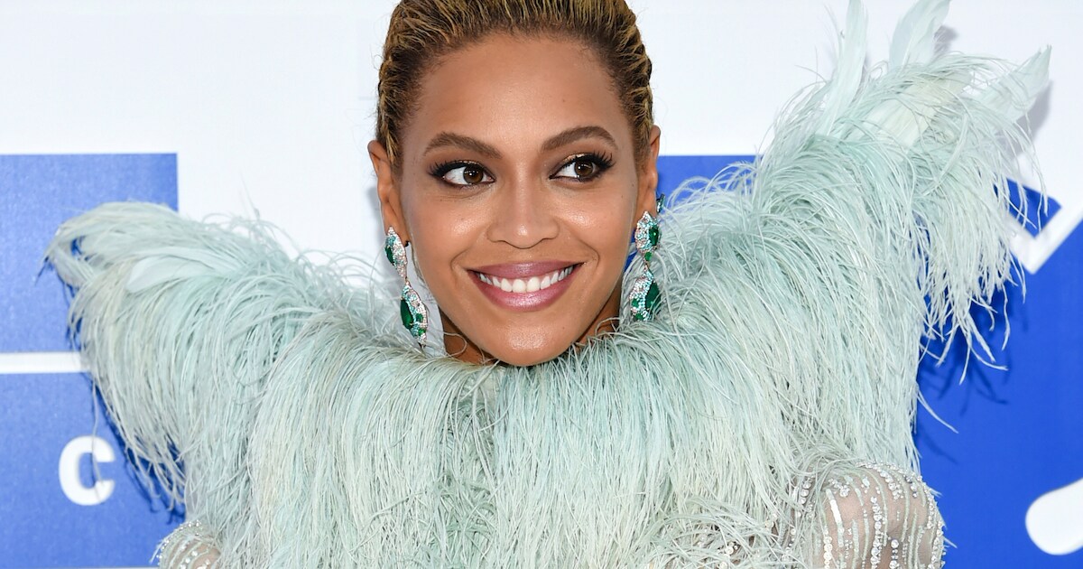 Gespot: Beyoncé doet haar kerstinkopen gewoon in Target, de Aldi van ...