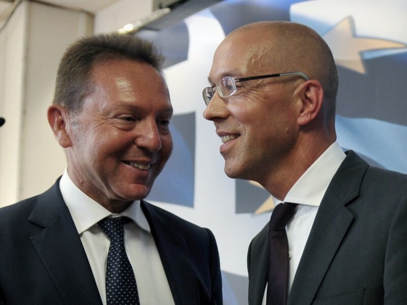 Financiënminister Stournaras (links) met ECB-directeur Jörg Asmussen.