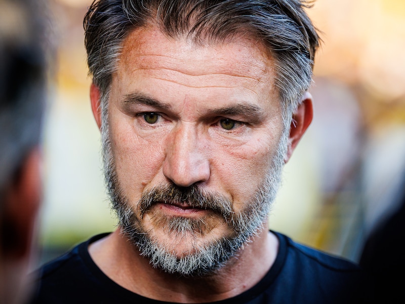 NAC ontslaat trainer Carl Hoefkens
