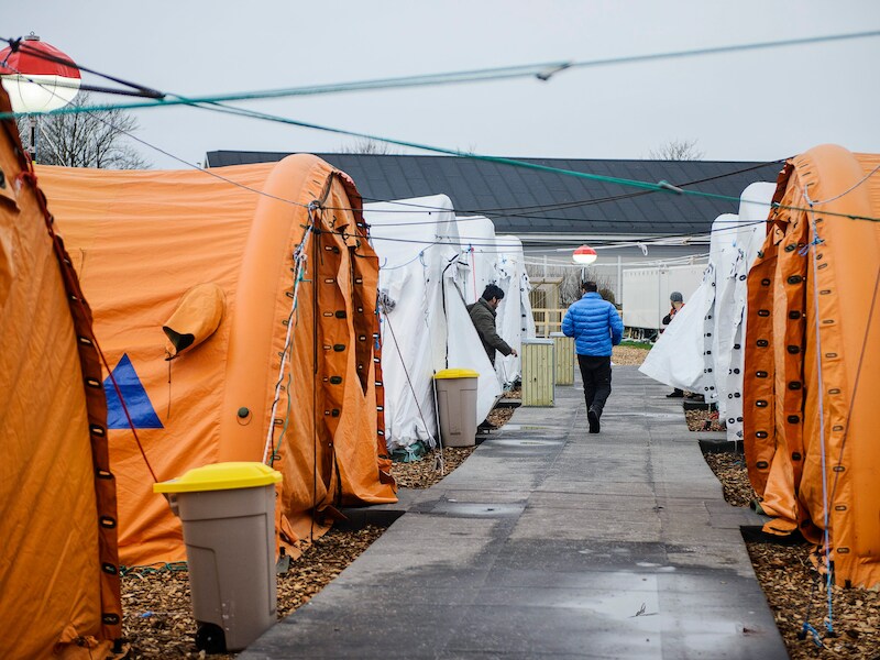 Een tentenkamp voor vluchtelingen in Denemarken.