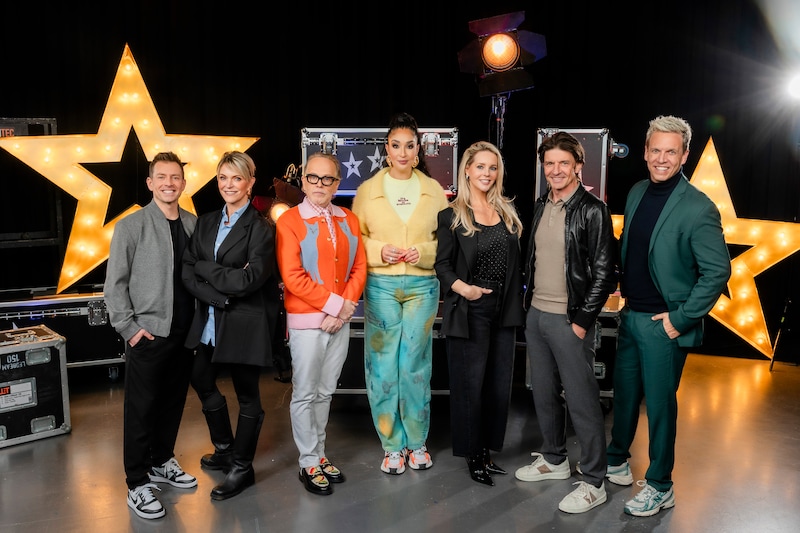 Dan Karaty, Karen Damen, Marc-Marie Huijbregts, Soundos El Ahmadi, Chantal Janzen, Koen Wauters en James Cooke.