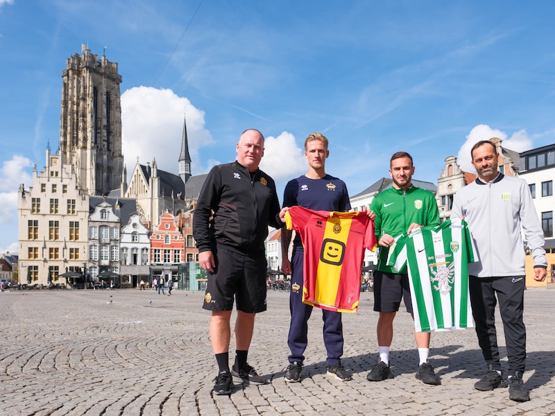 KV Mechelen en FC Karpaty Lviv spelen een galamatch Achter de Kazerne. Op de foto: KV Mechelen-coach Fred Vanderbiest, kapitein Frederik Hammar, kapitein Ambrosiy Chachua en trainer Fran Fernández