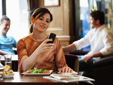Met de apps kan je bijvoorbeeld het aantal calorieën van je slaatje bijhouden