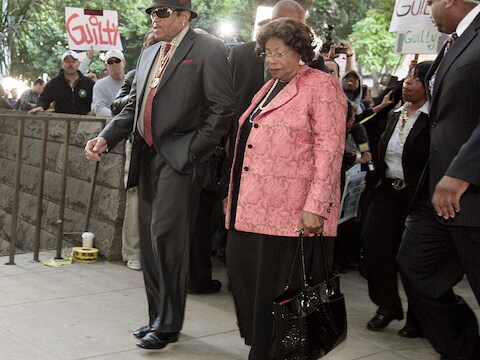 Joe en Katherine Jackson tijdens het proces tegen dokter Conrad Murray. Foto uit november vorig jaar.