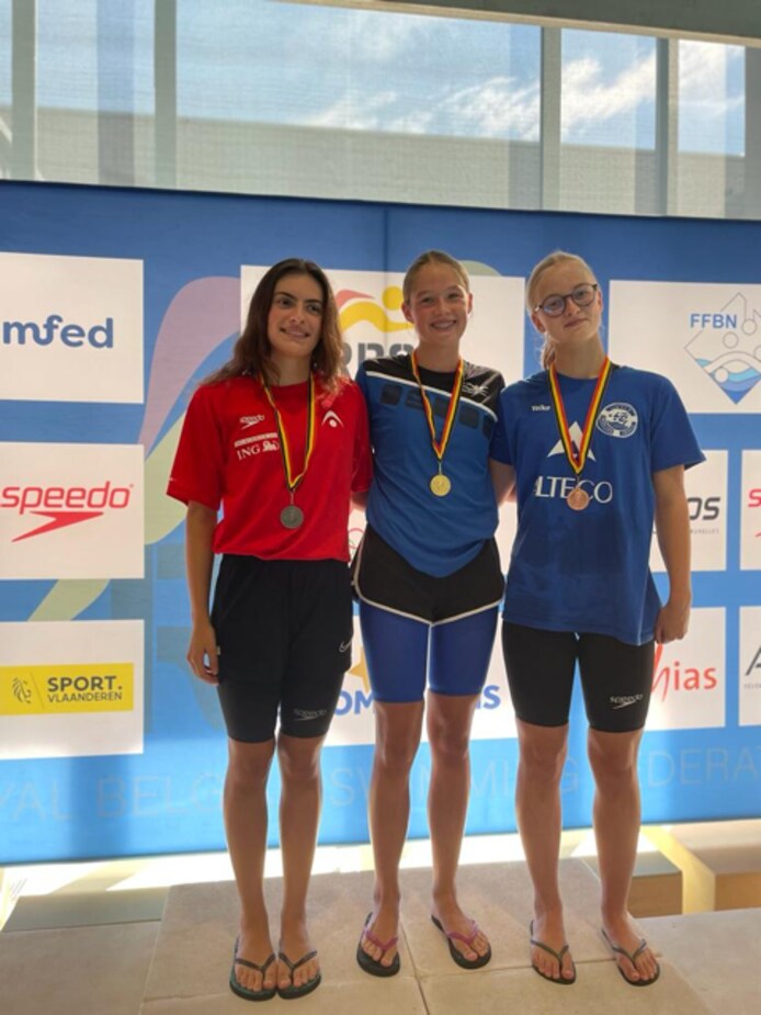 Lisa van Aquarius Zwemclub haalt Belgisch zwemgoud binnen | Lebbeke ...