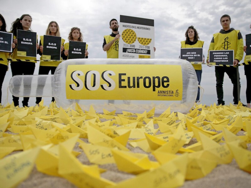 Actie van Amnesty International in Spanje naar aanleiding van de vluchtelingencrisis in de Middellandse Zee.