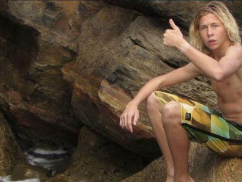Cooper Allan raakte gewond door een aanval van een witte haai, maar wilde dat nieuws nog even verzwijgen voor zijn moeder.