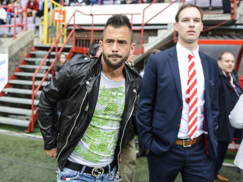 Steven Defour was onlangs nog op bezoek bij Standard in de play-offs