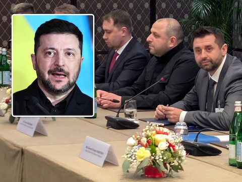 Kyrylo Boedanov, Roestem Oemjerov en Davyd Arachamia, drie Oekraïense onderhandelaars die deze week met Rusland spraken. Inzet: president Volodymyr Zelensky.