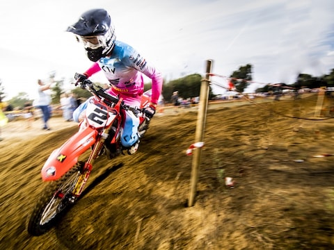 Illustratiebeeld - Ook zonder wedstrijdervaring kunnen streekpiloten op 3 oktober het motorcrosscircuit De Klak ontdekken.